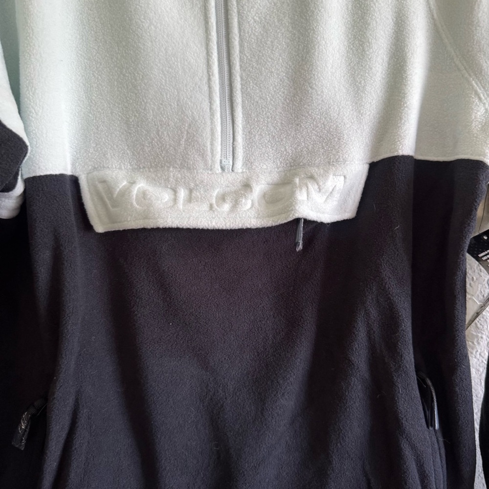 NWT Volcom V-Science Mint and Black Half-Zip Hoodie Size L - Picture 2 of 5